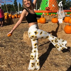 Free people white bell bottom sunflower jeans